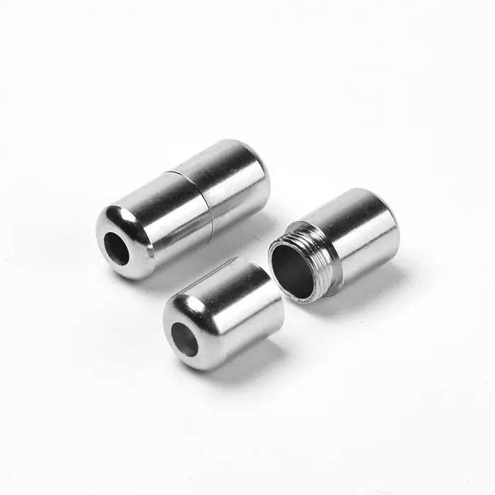 2 dây buộc và 2 khóa ren bằng kim loại bạc