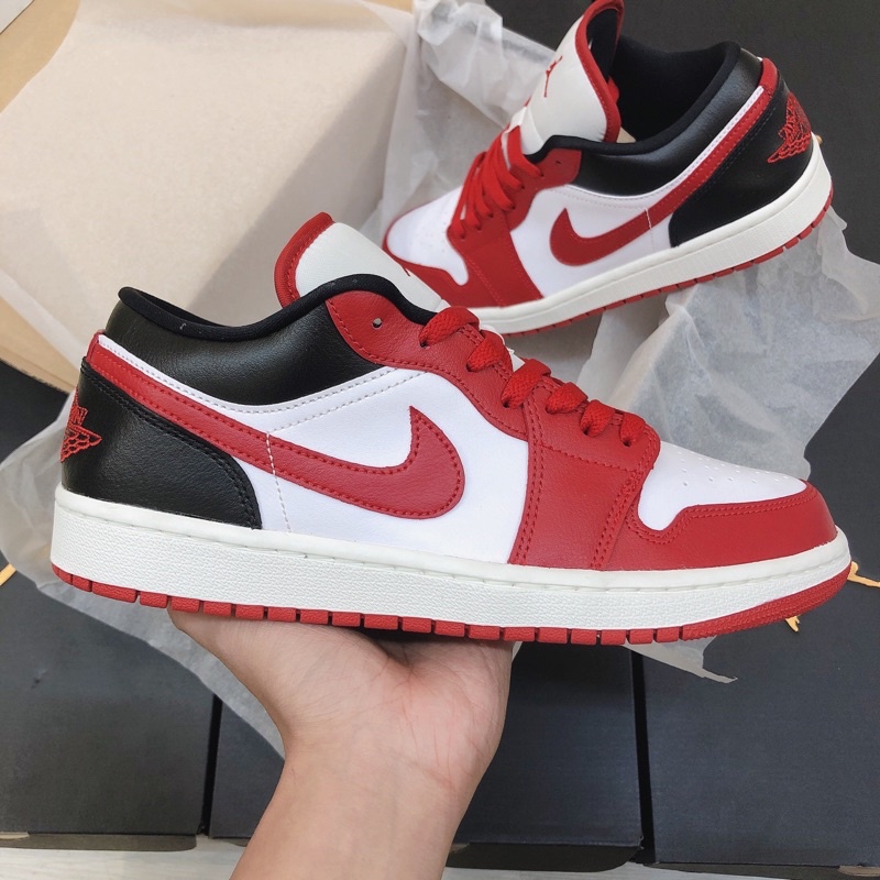 [Chính Hãng ] Giày Jordan 1 cổ thấp &quot;Chicago / Reverse Black Toe&quot; (DC0774-160) màu hot thị trường
