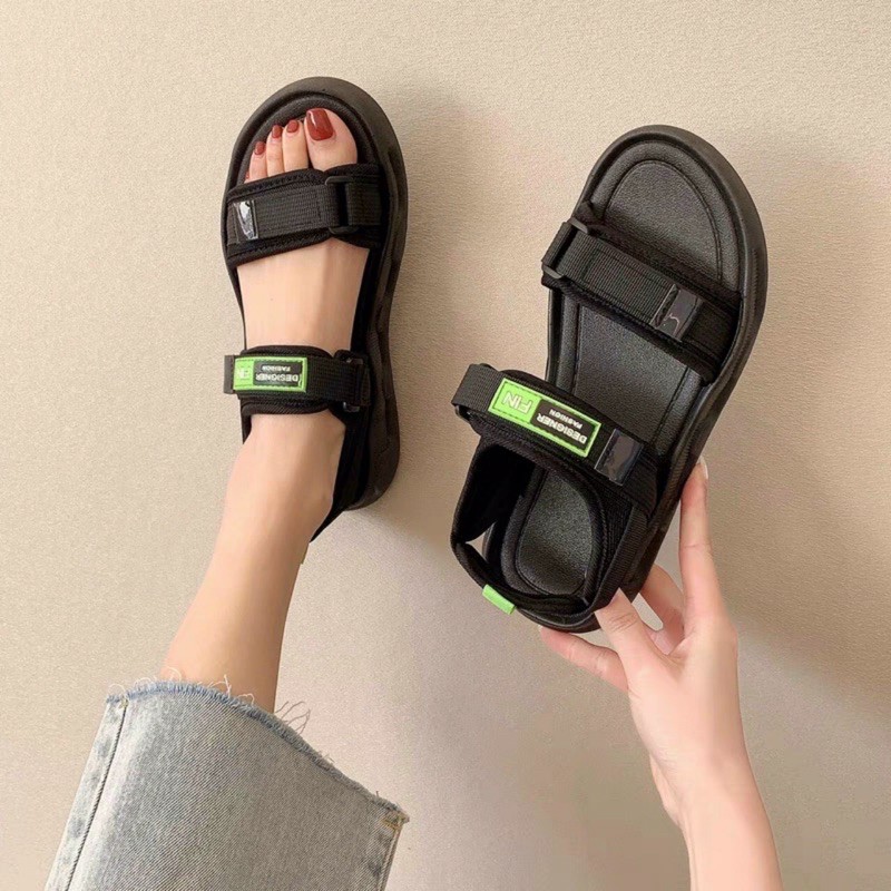 [GIÁ HUỶ DIỆT ] Giày SANDAL Học sinh nữ đế bánh mì 2 quai tag chữ xanh 2 màu đen,be