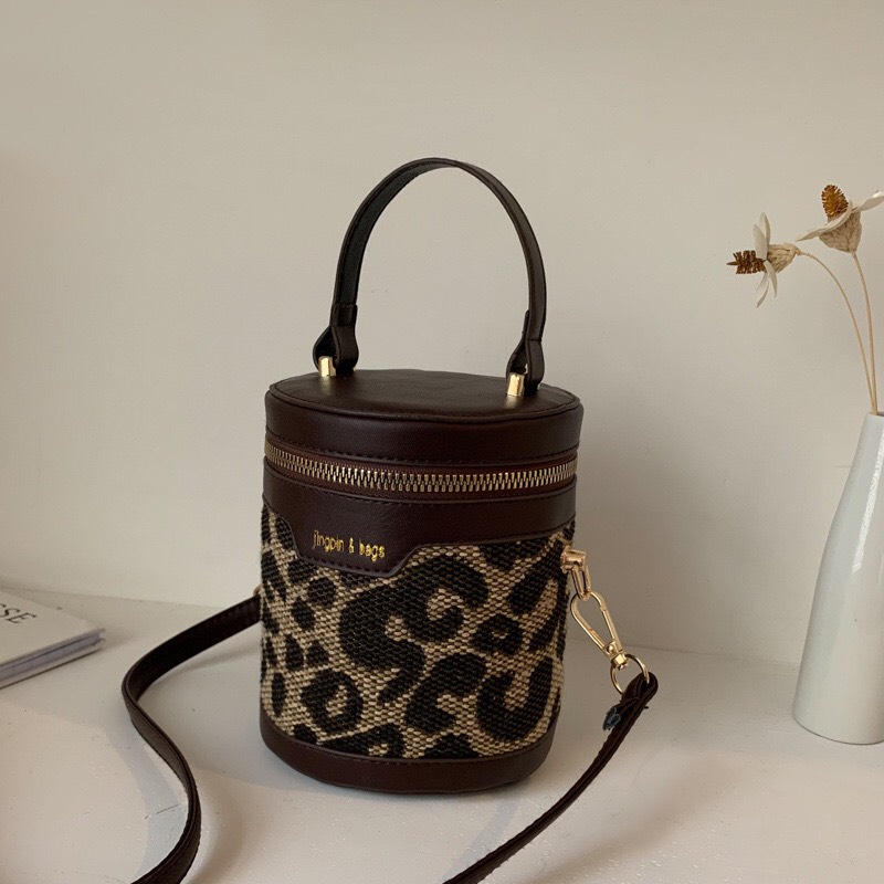 Túi Xách Nữ Đeo Chéo Nhỏ Nhắn Hình Trụ Họa Tiết Kẻ Sọc Thời Trang Dành Cho Nữ Tx22144