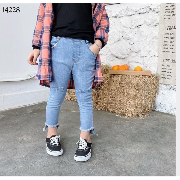 Quần Jean Denim rách gối ống côn cực sành điệu cho bé