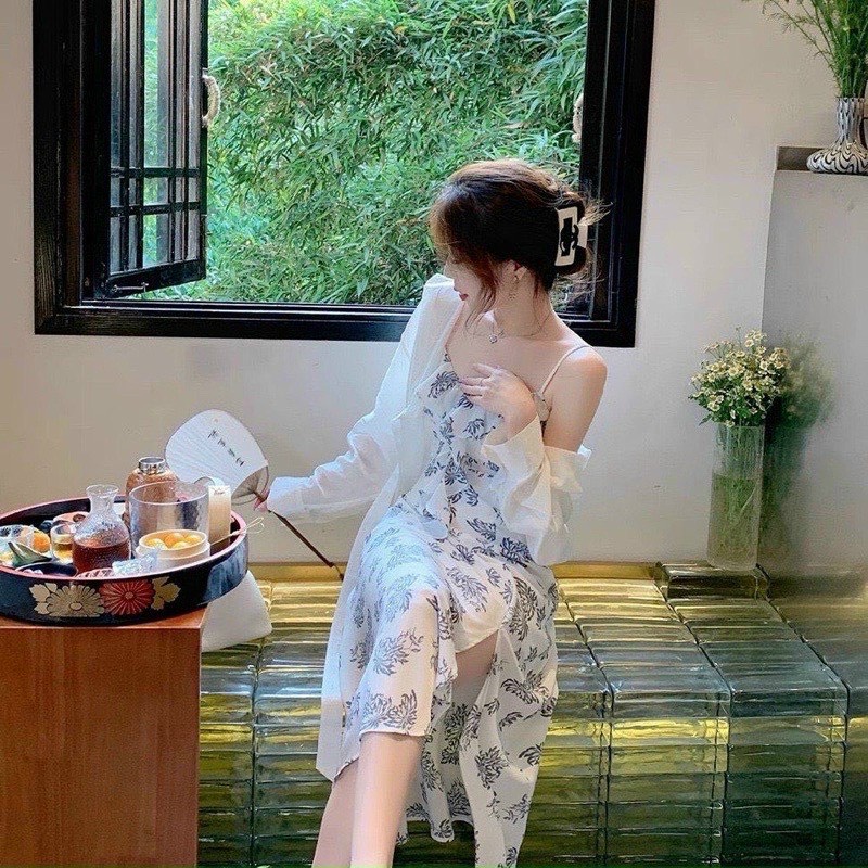 Sét áo khoác voan tay dài kèm đầm hai dây bèo họa tiết xinh xắn