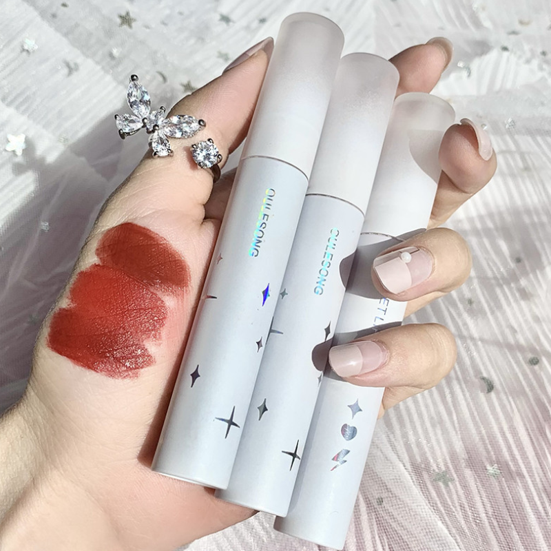 [Hàng mới về] Son bóng chất nhung lì mịn mượt Oulesong chống nước lâu trôi không dính cốc | BigBuy360 - bigbuy360.vn