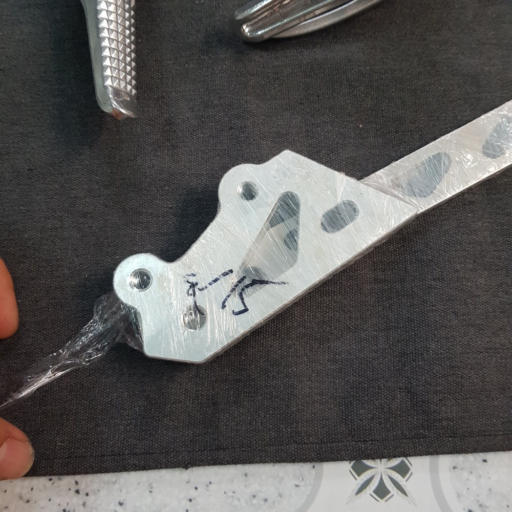 Trọn bộ cặp gác chân sau gắn xe máy KIỂU RAIDER GẮN XE EXCITER 150 (CÓ KÈM PAS GẮN)