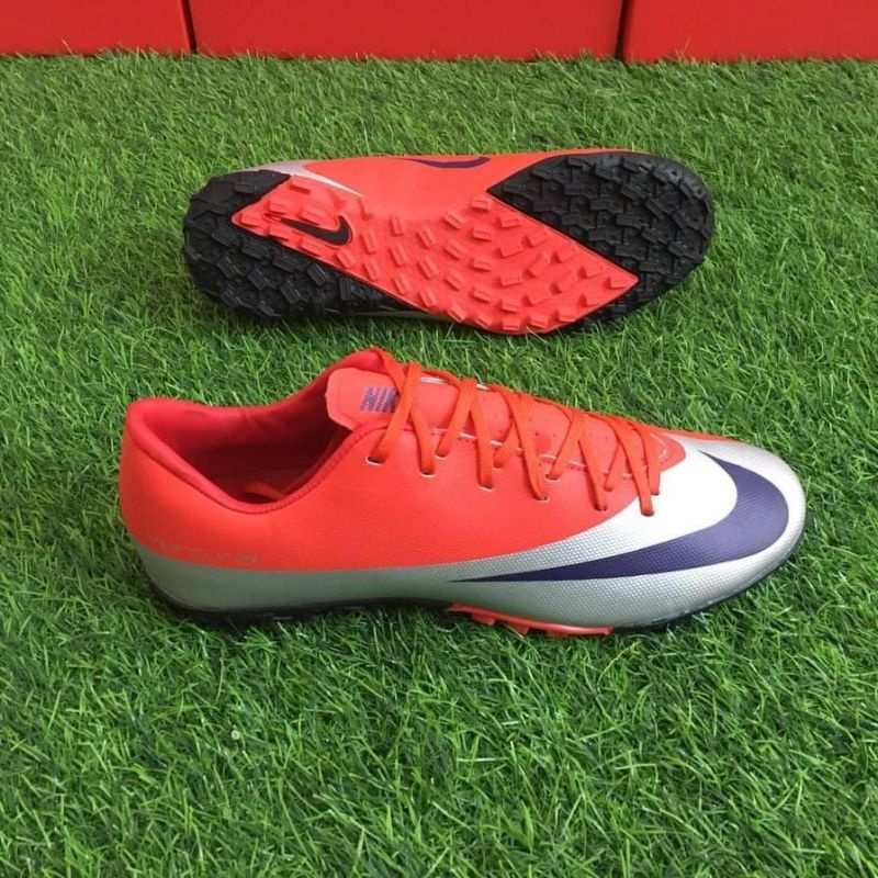 Giày đá bóng Cr7