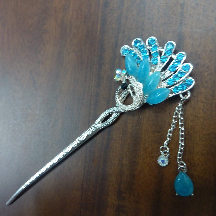 Trâm cài tóc đính hạt họa tiết chim công tua rua vintage