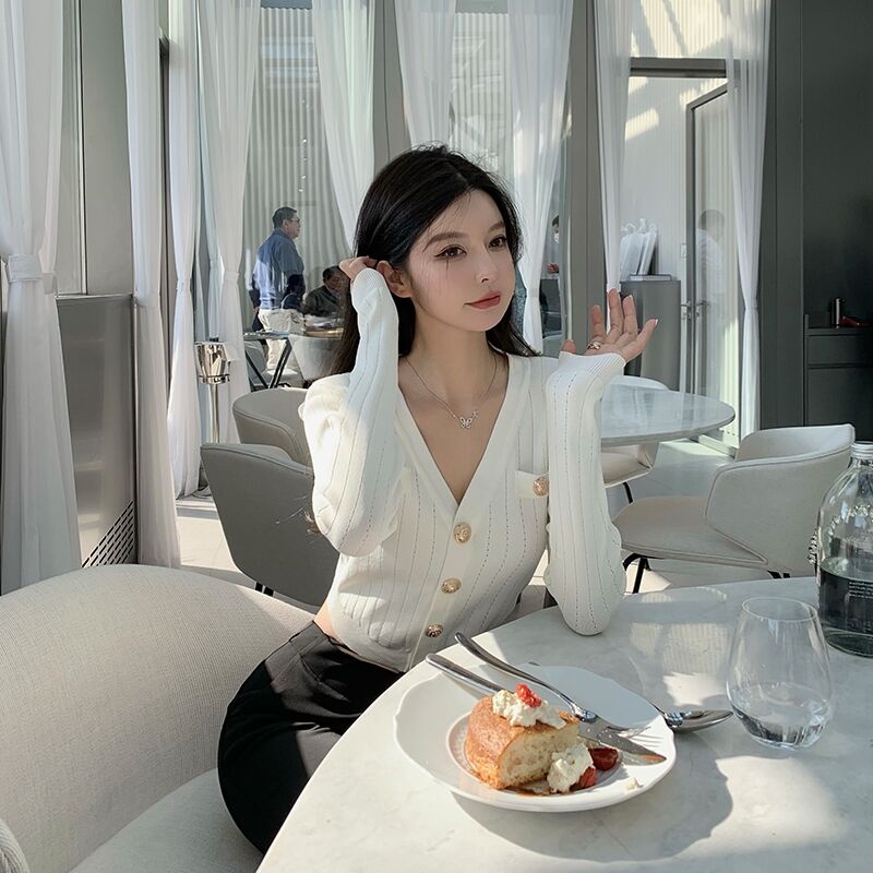 Seo Yeaji Eve Áo Cardigan Dệt Kim Tay Dài Cổ Chữ V Dáng Ôm Phong Cách Thời Trang Hàn Quốc