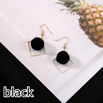 Hoa tai cục bông phối hình thoi độc đáo cho nữ