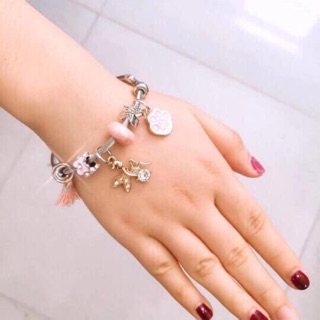 Vòng charm đeo tay