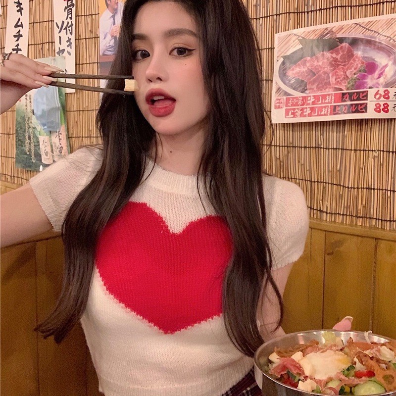 Áo dệt kim hoạ tiết tim lớn