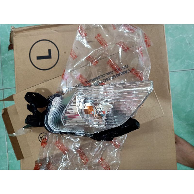 Xi nhan trước bên trái Exciter 155 - Zin chính hãng