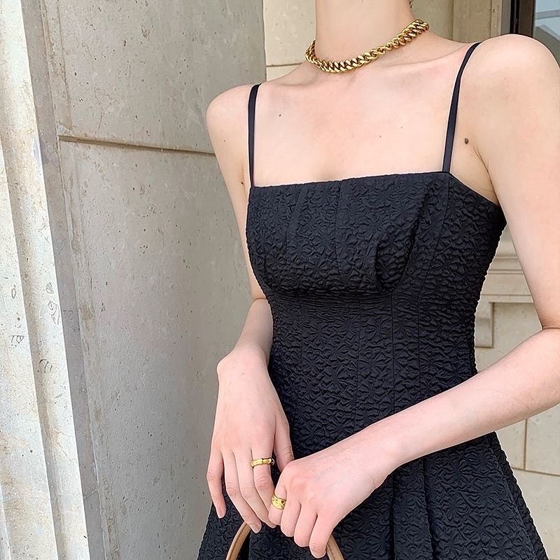 Đầm 2 dây dài xẻ tà vải xốp sang chảnh hàng taobao