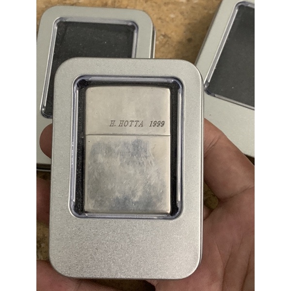 Hộp thiếc bảo quản trưng bày zippo