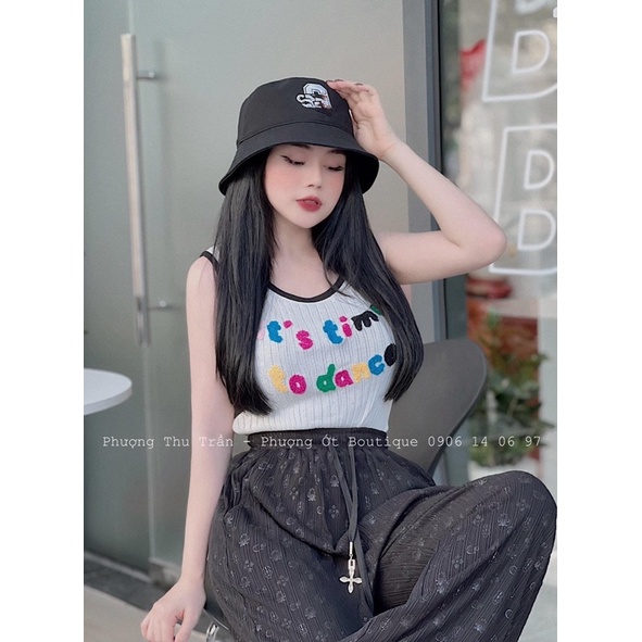 Áo len sát nách viền đen, hồng chữ bông nổi 093