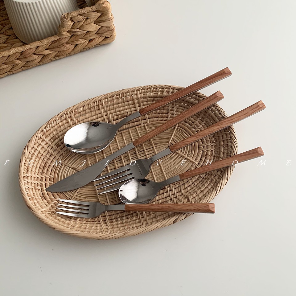 Muỗng/nĩa/dao chất liệu thép không gỉ với tay cầm giả gỗ thời trang Nhật Hàn độc đáo