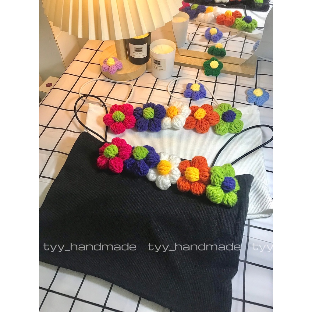 Áo croptop dây bún - phối hoa len