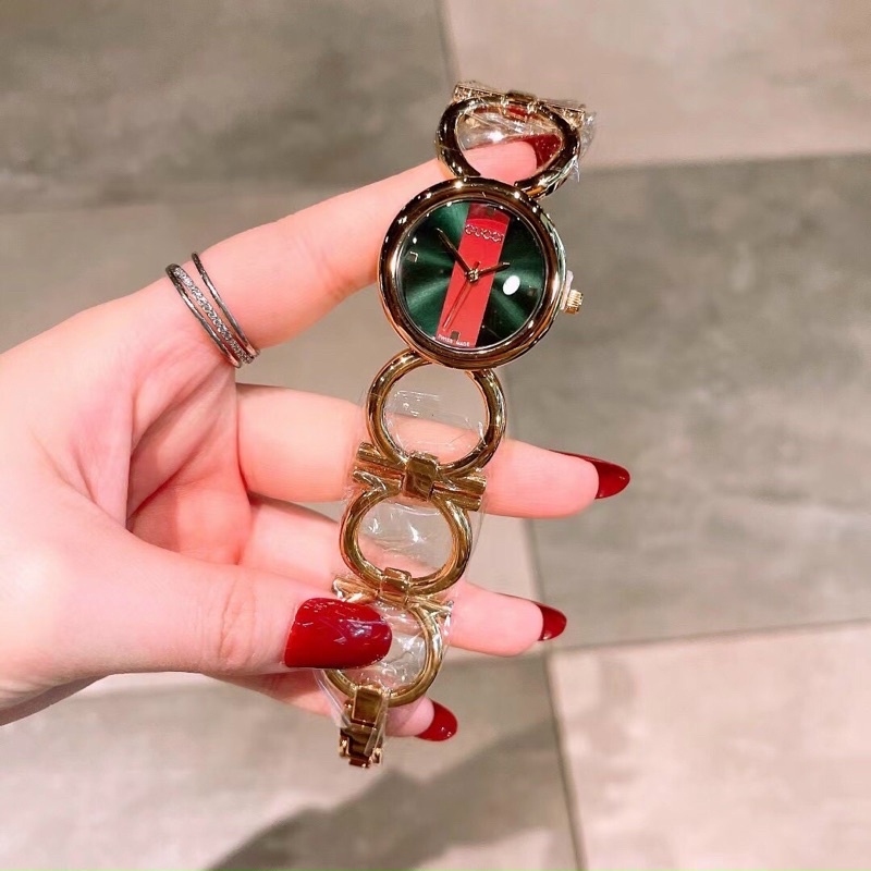Đồng hồ Gucci nữ dạng lắc tay dự tiệc