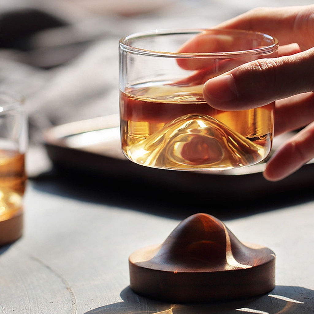 Cốc uống nước/cà phê bằng thủy tinh với đế gỗ thiết kế hình ngọn núi sáng tạo dung tích 120ml