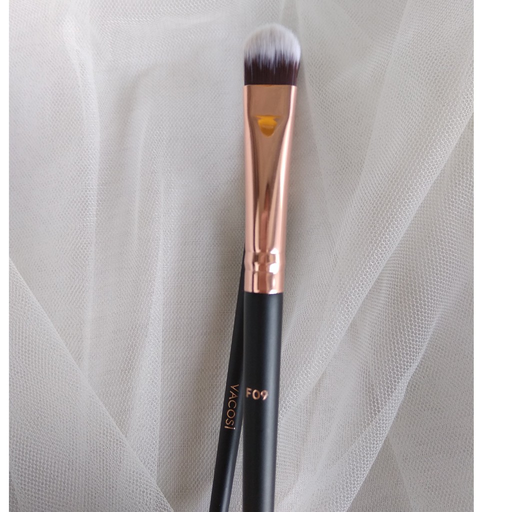 Cọ che khuyết điểm Vacosi Concealer Brush F09