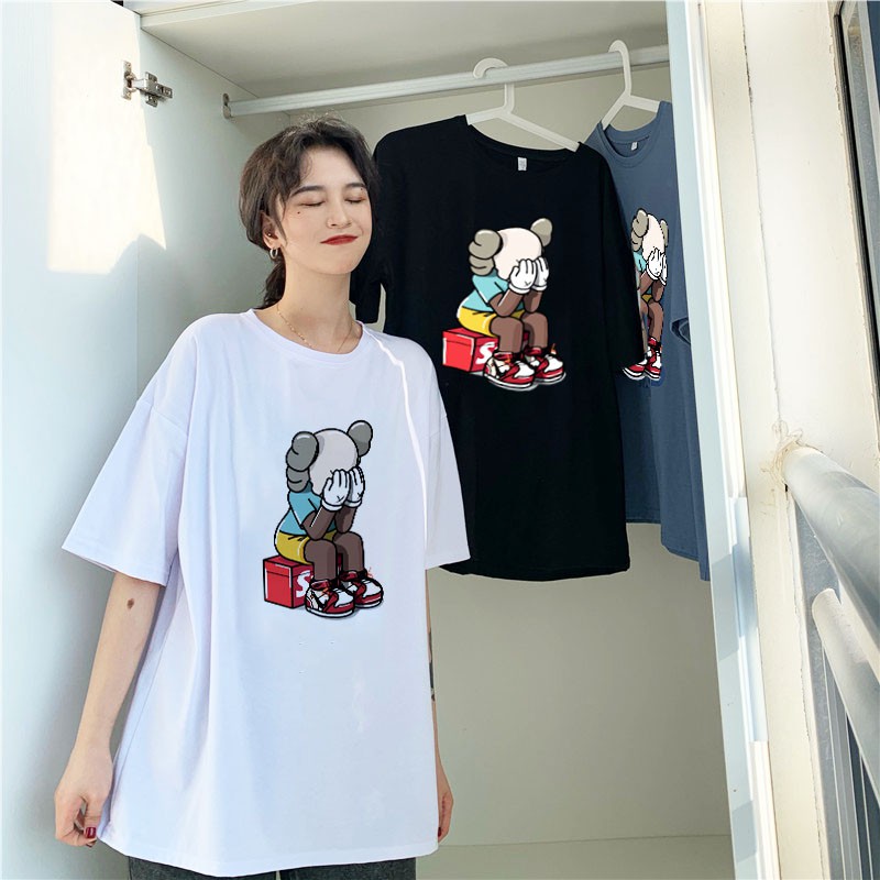 Áo phông rộng nam nữ tay lỡ búp bê KAWs 2 màu trắng đen cotton có BIG SIZE basic oversize streetwear 360