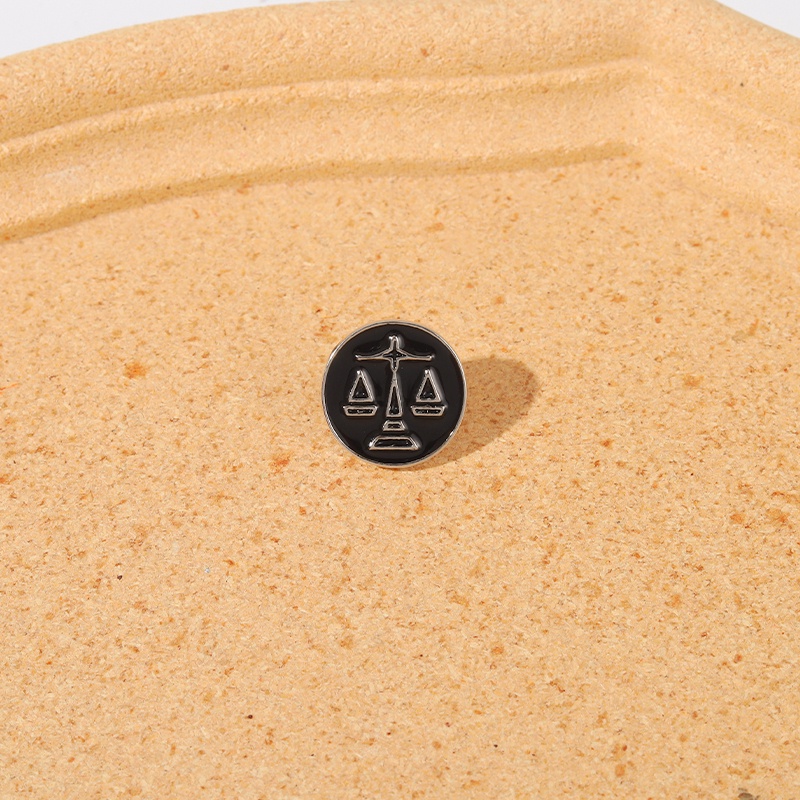 Ghim Cài Áo Hình Luật sư Tráng Men Độc Đáo Thời Trang