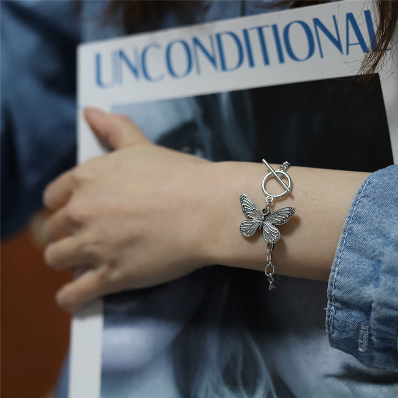 Vòng đeo tay hình bướm xinh xắn dành cho nữ