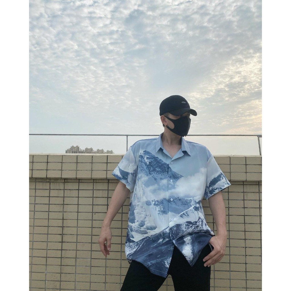 Áo sơ mi lụa in họa tiết form rộng tay lở chất lụa mềm mịn, thoáng mát, thoải mái