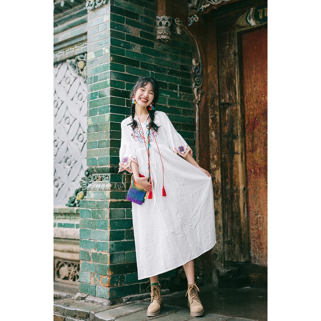 Váy boho bohemian suông thêu họa tiết boho màu sắc