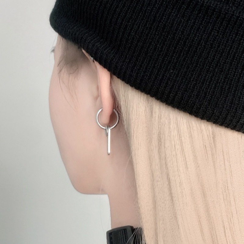 Khuyên Tai Thép Titan Hình Tờ Giấy Phong Cách hip-hop Đường Phố Cá Tính Cho Nam Và Nữ Sinh