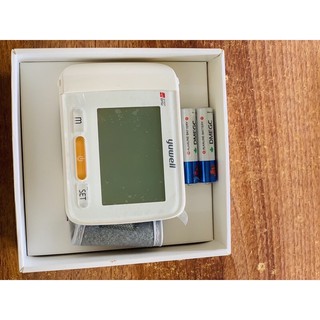 Máy đo huyết áp cổ tay Yuwell YE8600A