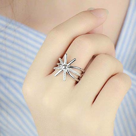 NHẪN NỮ BẠC TA TRONG PHIM HẬU DUỆ MẶT TRỜI