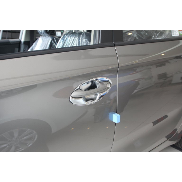 Ốp hõm cửa Kia Rondo