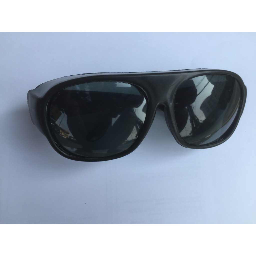 Kính bảo hộ mắt đen