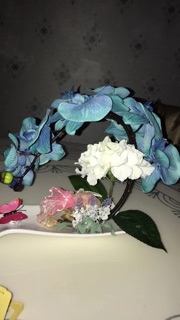Lọ hoa và hoa trang trí
