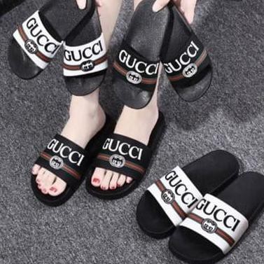 Dép Quai Ngang Họa Tiết Gucci Dập Nổi Màu Trắng Đen Cho Nữ 39