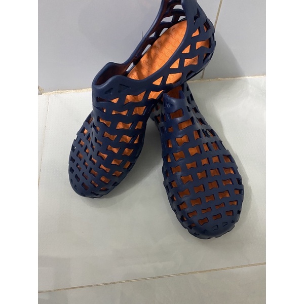 giày lỗ đi mưa cho nam