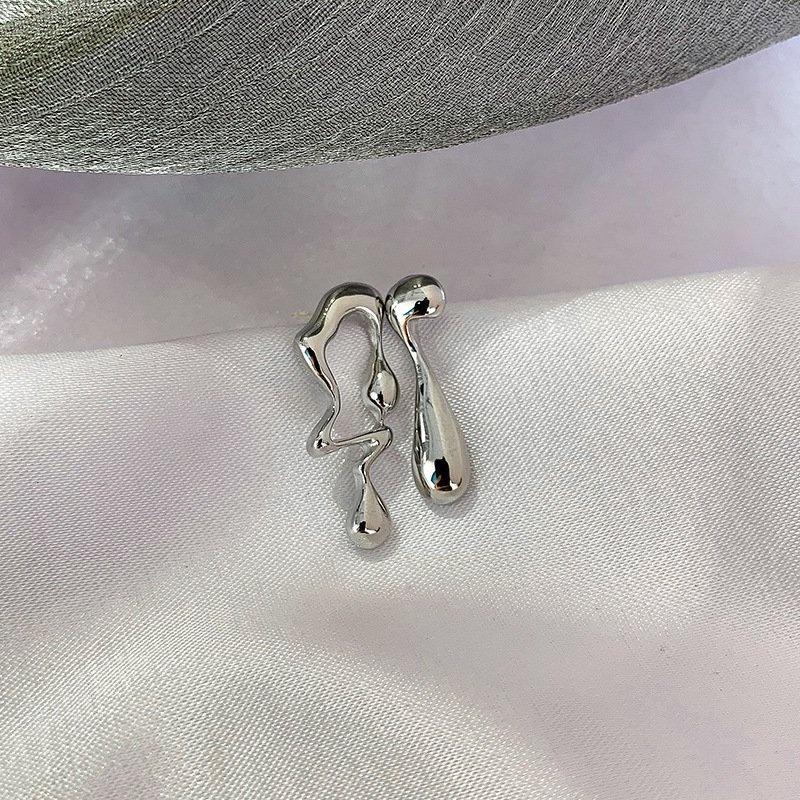 Bông tai hình trù tượng bất đối xứng phá cách cá tính hiện đại Mely H100