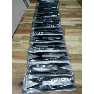 Kéo bấm chỉ đen 1 vỉ 12 cây