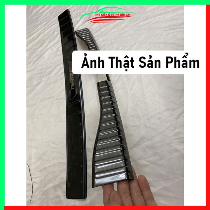 Ốp chống trầy cốp Raize 2021-2023 thép không gỉ vân Titan chống trầy bảo vệ xe