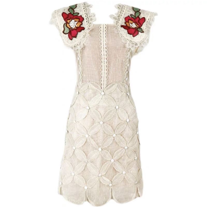 Váy ren hoa cao cấp.