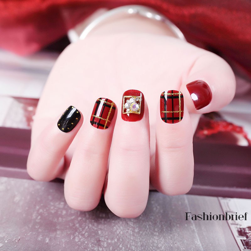 Set 24 móng tay giả kiểu ngắn dành cho cô dâu xinh xắn bắt mắt
