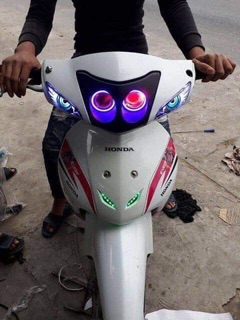 Mắt cú Pha Xe máy