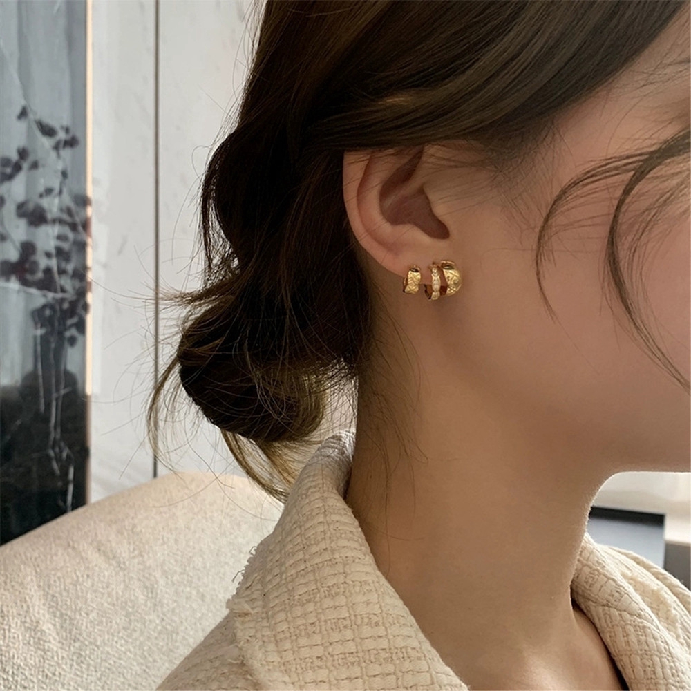 Bông Tai Dáng Dài Tạo Hình Độc Đáo Cho Nữ