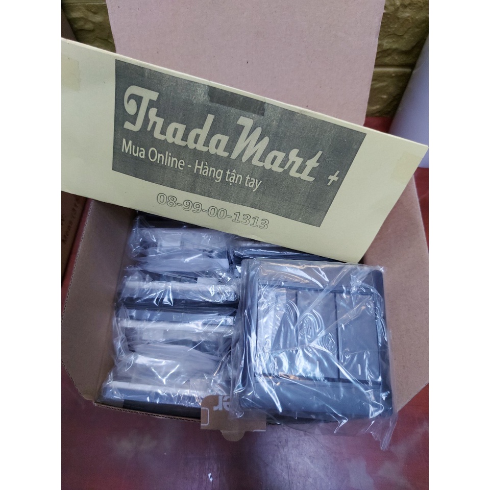 [Hàng chính hãng Hager] - Công tắc ba 2 chiều màu Carbon WGL132CA Hager