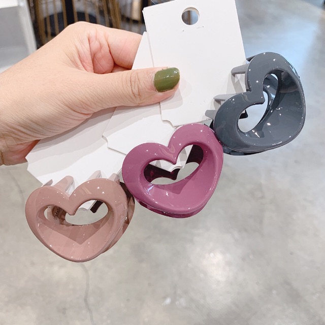 Cặp tóc càng cua hình trái tim