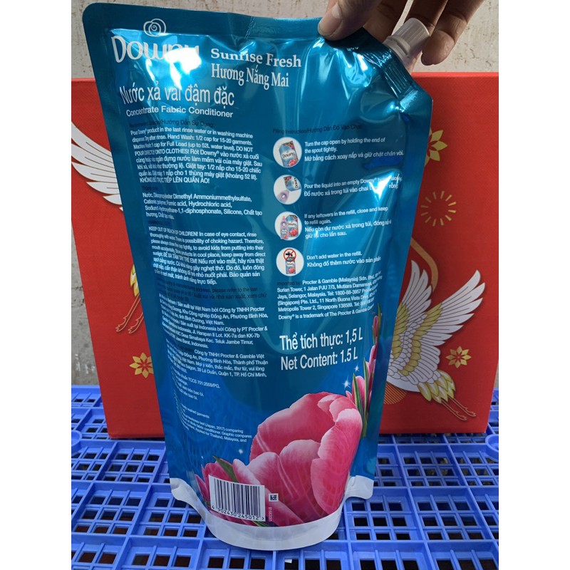 Nước Xả Vải Downy Hương Nắng Mai 1,5L