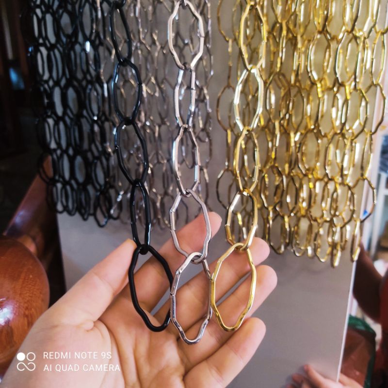 Dây xích treo quần áo - xích treo đồ cho shop chất liệu kim loại mạ vàng, bạc, đen dài 1m tiết kiệm diện tích