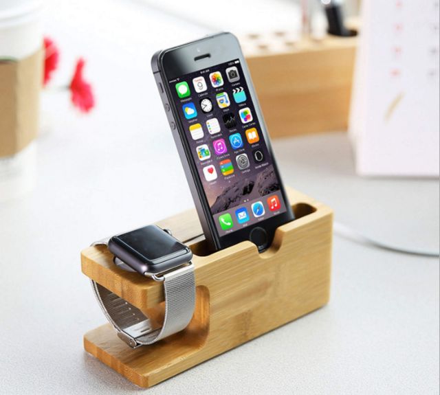 Dock sạc Apple watch và Iphone bằng gỗ tre sang trọng