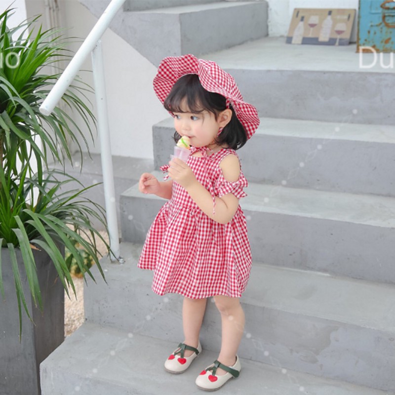 combo váy caro hở vai + mũ