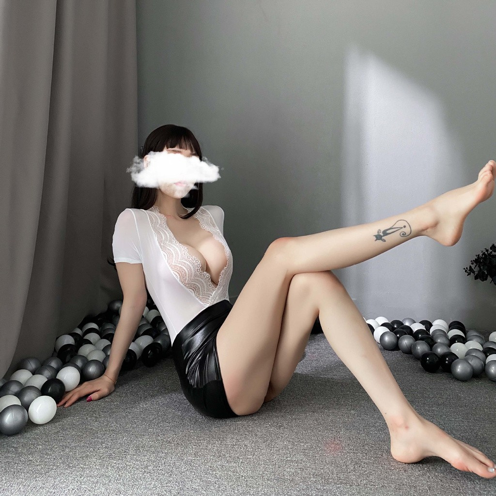 Đồng phục thiết kế quyến rũ thời trang dành cho văn phòng | BigBuy360 - bigbuy360.vn